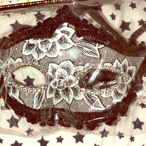Masquerade Mask - Picture 1 of 1